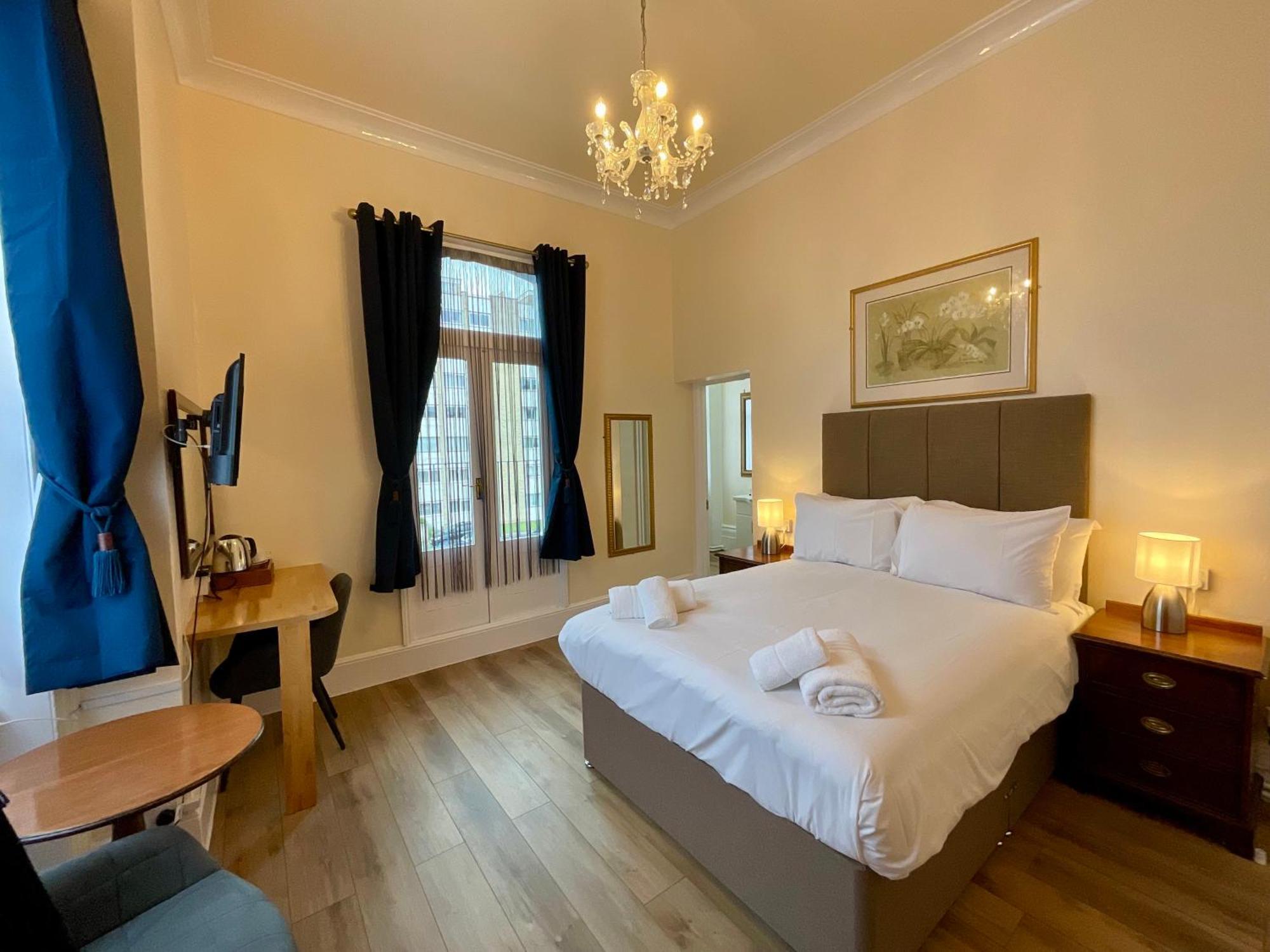 Vernon Guesthouse Eastbourne Bagian luar foto