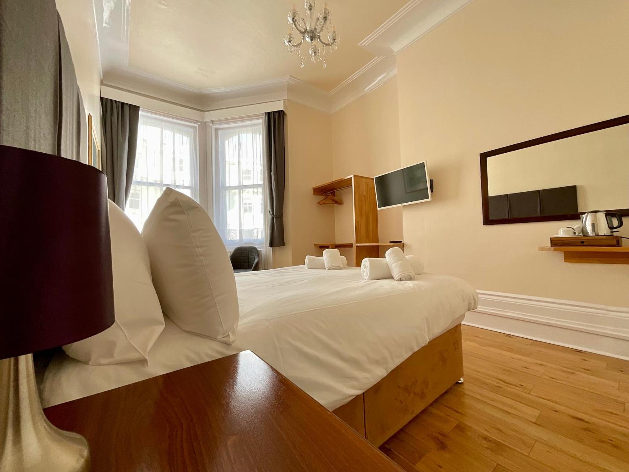Vernon Guesthouse Eastbourne Bagian luar foto
