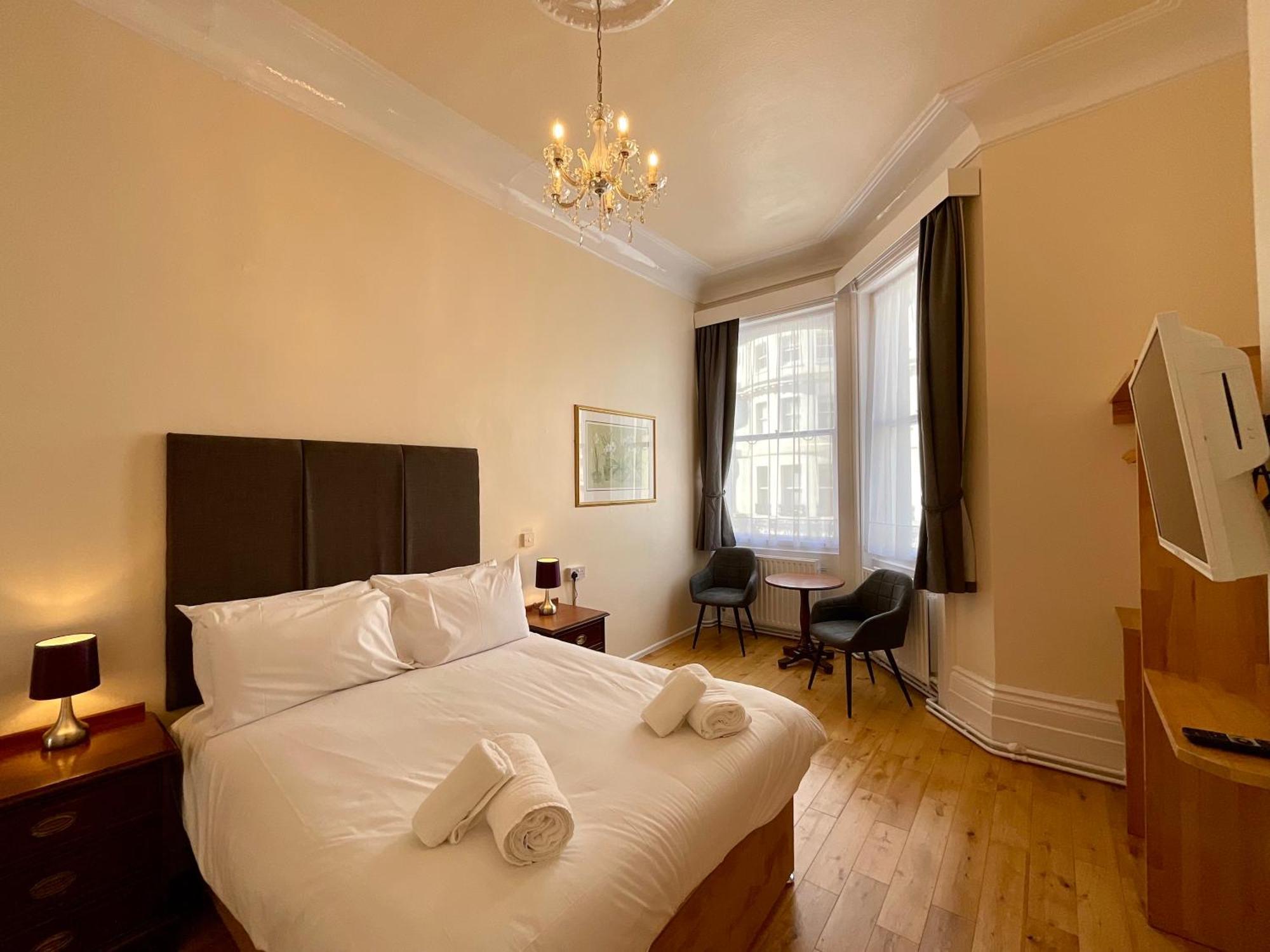 Vernon Guesthouse Eastbourne Bagian luar foto