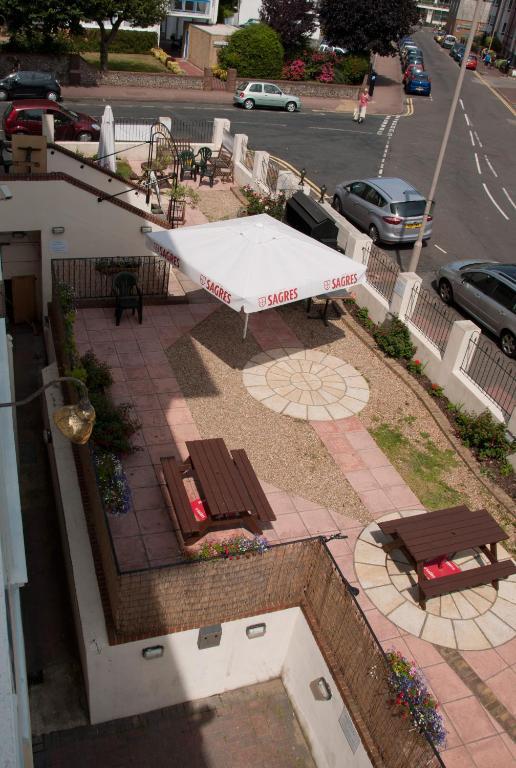 Vernon Guesthouse Eastbourne Bagian luar foto