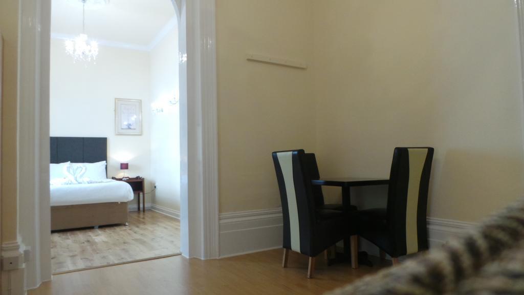 Vernon Guesthouse Eastbourne Bagian luar foto