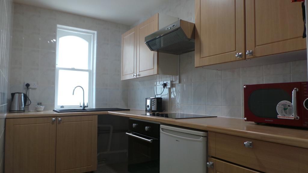 Vernon Guesthouse Eastbourne Bagian luar foto